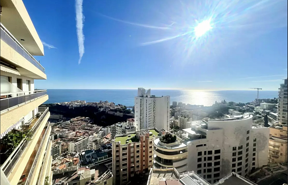 Квартира в элитной резиденции с бассейном и видом на Монако