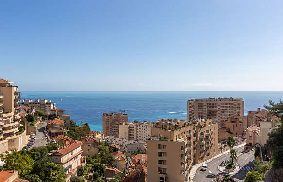 Appartement vue mer aux portes de Monaco